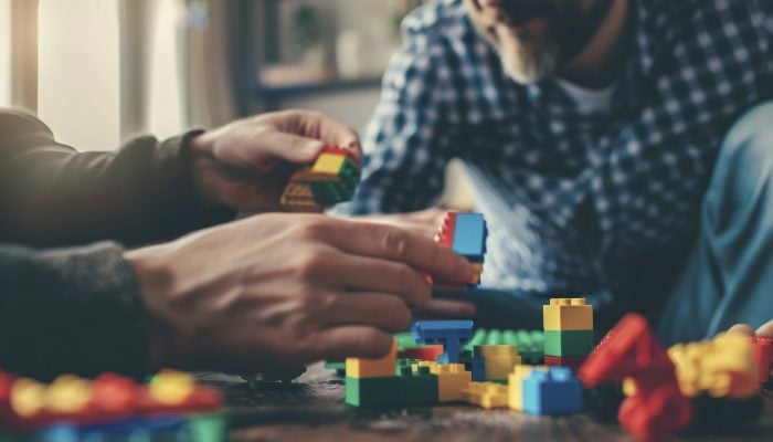 Main LEGO Bukan Cuma Buat Anak Kecil, Nih Bukti Ilmiahnya