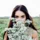 5 Zodiak Ini Jagonya Ngomong, Tapi Nggak Bikin Ilfeel